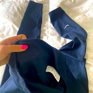 Nike Navy Blue Women’s Running Leggings w/ pocket Size Small